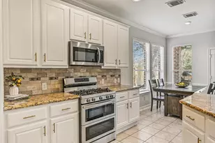 13611 Apple Knoll Ct, Houston, TX 77059 - Photo 10