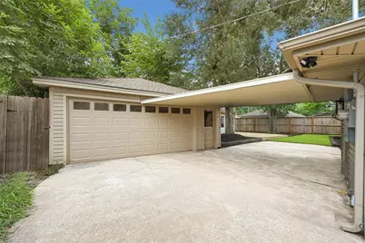 11306 Valley Spring Drive, Houston, TX 77043 - Photo 46