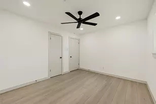 11306 Valley Spring Dr, Houston, TX 77043 - Photo 32