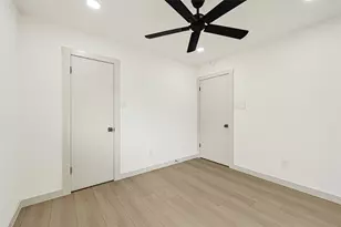 11306 Valley Spring Dr, Houston, TX 77043 - Photo 34