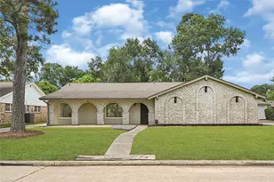 11306 Valley Spring Dr, Houston, TX 77043 - Photo 1