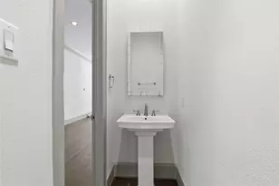 4031 Bellefontaine St, Houston, TX 77025 - Photo 10