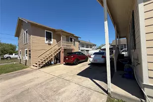 1814 49th St, Galveston, TX 77551 - Photo 4