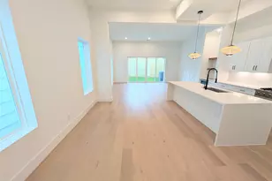 1322 Lawrence St, Houston, TX 77008 - Photo 4