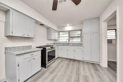 2703 Knotty Oaks Trail, Houston, TX 77045 - Photo 16