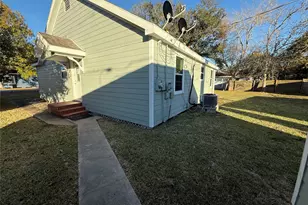 8109 Magnolia Ln, Hitchcock, TX 77563 - Photo 18