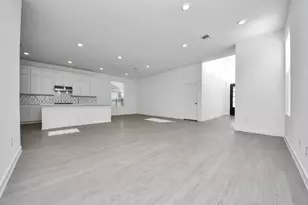 27443 Sunterra Village Dr, Katy, TX 77493 - Photo 10