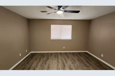10735 Parkland Woods Drive, Sugar Land, TX 77498 - Photo 8