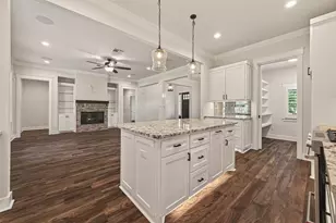 2401 Cunningham Dr, Pearland, TX 77581 - Photo 18