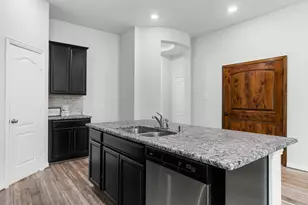 121 N Cadence Hills Loop, Conroe, TX 77318 - Photo 12