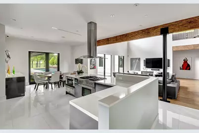 8317 Hunters Creek Drive, Hunters Creek Village, TX 77024 - Photo 14