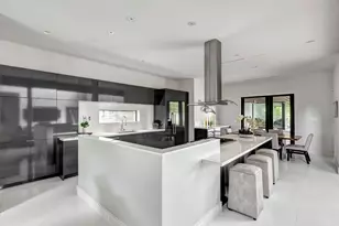 8317 Hunters Creek Dr, Hunters Creek Village, TX 77024 - Photo 12