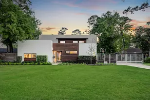 8317 Hunters Creek Dr, Hunters Creek Village, TX 77024 - Photo 1