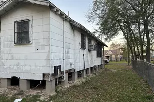 604 Yorkshire St, Houston, TX 77022 - Photo 6