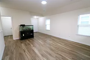 10338 Douglas Fir Villa Ave, Houston, TX 77044 - Photo 6