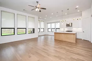 518 Bedias Creek Dr, Conroe, TX 77304 - Photo 4