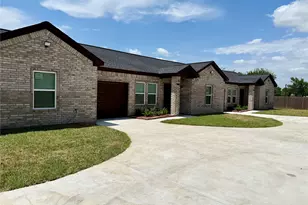9508 Quaker Ct, Rosharon, TX 77583 - Photo 2