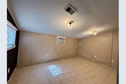 401 Honeysuckle Drive, La Marque, TX 77568 - Photo 14