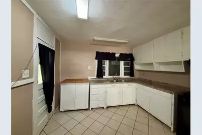 401 Honeysuckle Drive, La Marque, TX 77568 - Photo 8