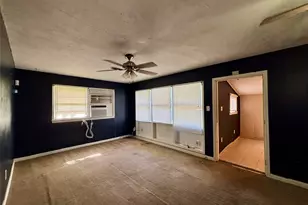 401 Honeysuckle Dr, La Marque, TX 77568 - Photo 16