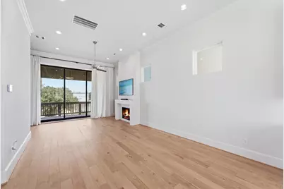 3305 W 11th Street, Houston, TX 77008 - Photo 12