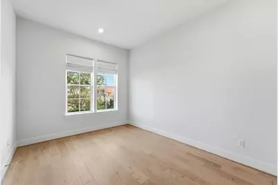 3305 W 11th Street, Houston, TX 77008 - Photo 6
