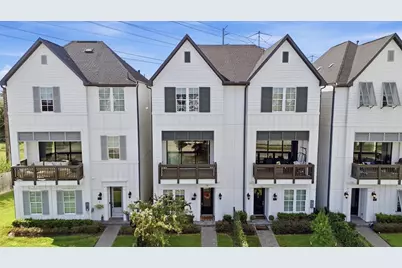 3305 W 11th Street, Houston, TX 77008 - Photo 2