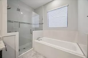 608 W 28th St, Houston, TX 77008 - Photo 18