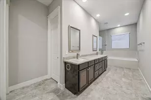 608 W 28th St, Houston, TX 77008 - Photo 18