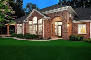 2 Bloomsbury Ct, Conroe, TX 77384 - Photo 2