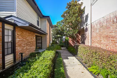 2684 Bering Drive, Houston, TX 77057 - Photo 2