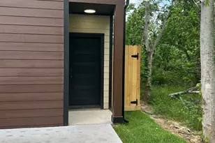 9914 8 Fillmore, Houston, TX 77029 - Photo 1