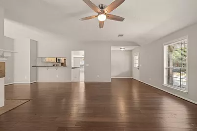 27 Lush Meadow Place, The Woodlands, TX 77381 - Photo 6