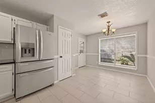 27 Lush Meadow Pl, The Woodlands, TX 77381 - Photo 12