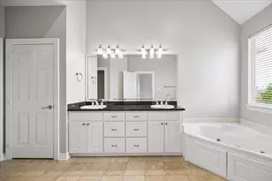 2423 Ralph St, Houston, TX 77006 - Photo 16