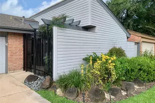 16630 Neumann Dr, Houston, TX 77058 - Photo 1