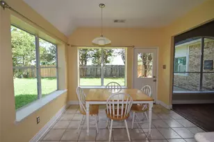 6327 Merona Ln, Houston, TX 77041 - Photo 10