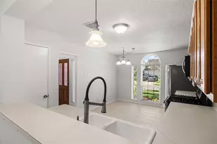 16003 Salton Point Dr, Friendswood, TX 77546 - Photo 8