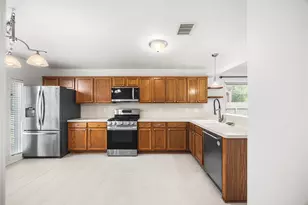 16003 Salton Point Dr, Friendswood, TX 77546 - Photo 4