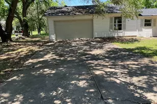 1329 Adams Rd, Bay City, TX 77414 - Photo 2