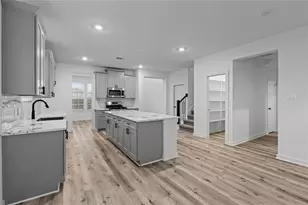 8310 Amethyst Valley Ln, Angleton, TX 77515 - Photo 2