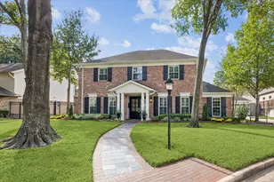 13727 Camara Ln, Houston, TX 77079 - Photo 2