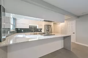 2600 Nantucket Dr, Houston, TX 77057 - Photo 18