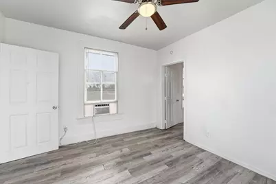 3913 Winnie Street, Galveston, TX 77550 - Photo 4