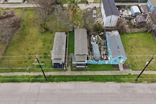 3913 Winnie St, Galveston, TX 77550 - Photo 28