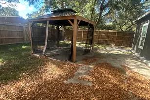 104 Mesquite St, Louise, TX 77455 - Photo 2