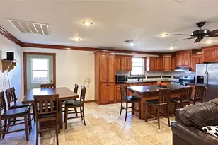 404 N Wilson St, Madisonville, TX 77864 - Photo 16