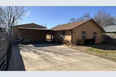 404 N Wilson Street, Madisonville, TX 77864 - Photo 2