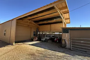 404 N Wilson St, Madisonville, TX 77864 - Photo 6
