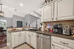 720 Springwood Dr, Conroe, TX 77385 - Photo 12